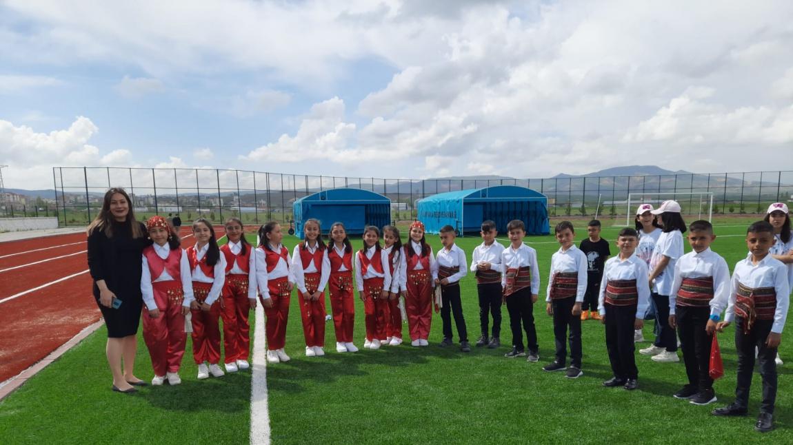19 Mayıs Atatürk'ü Anma, Gençlik ve Spor Bayramı İlçe Programı Yapıldı.